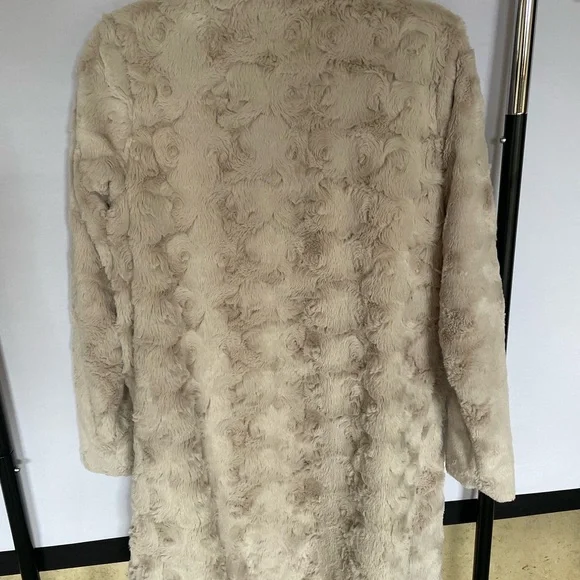 Plush Faux Fur Coat in Beige - Picture 2 of 3